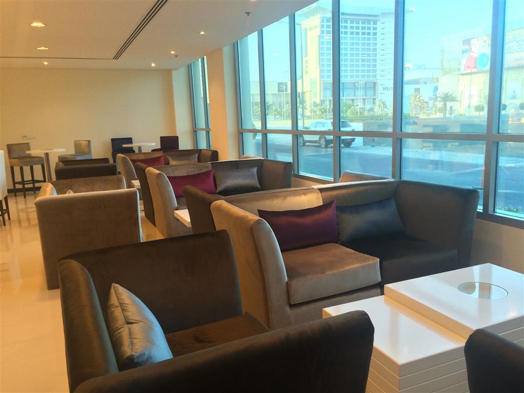 Tulip Hotel & Suites Манама Екстериор снимка