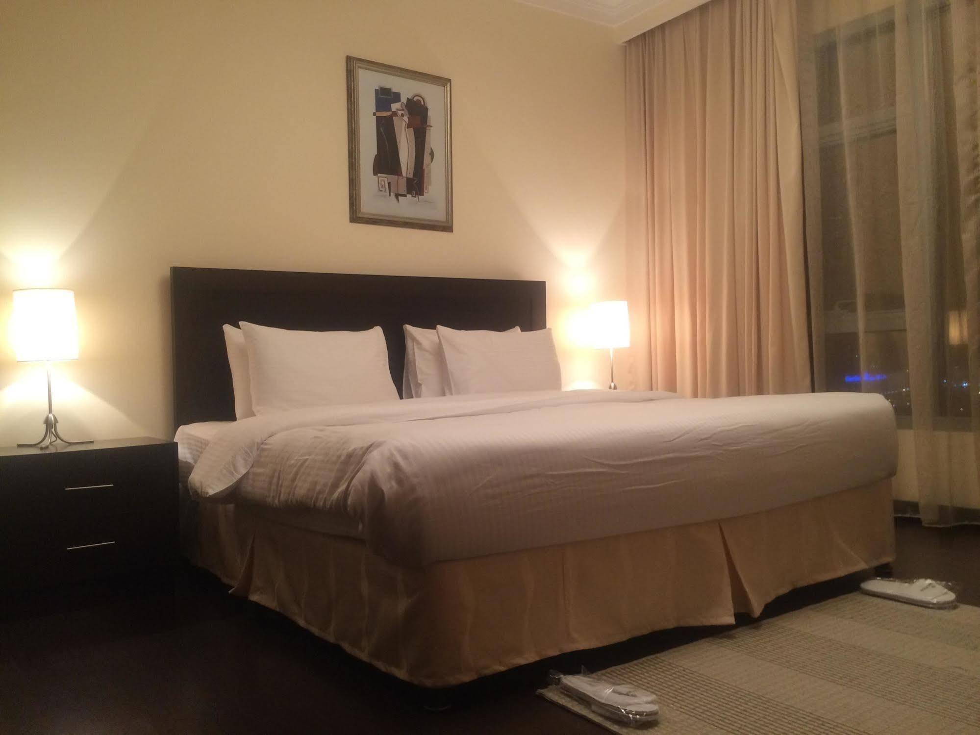 Tulip Hotel & Suites Манама Екстериор снимка
