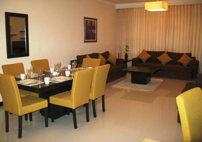 Tulip Hotel & Suites Манама Екстериор снимка